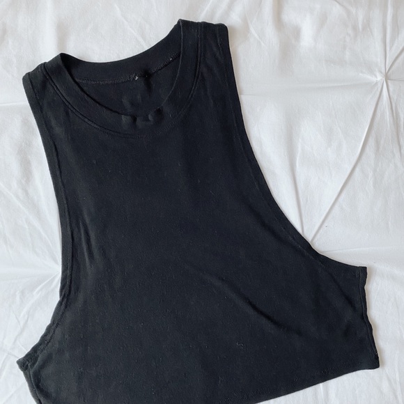 ALO Yoga Tops - ALO Yoga Heat Wave Crop Tank